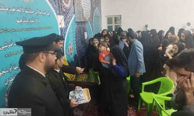 مراسم باشکوه استقبال از پرچم متبرک گنبد حرم مطهر رضوی