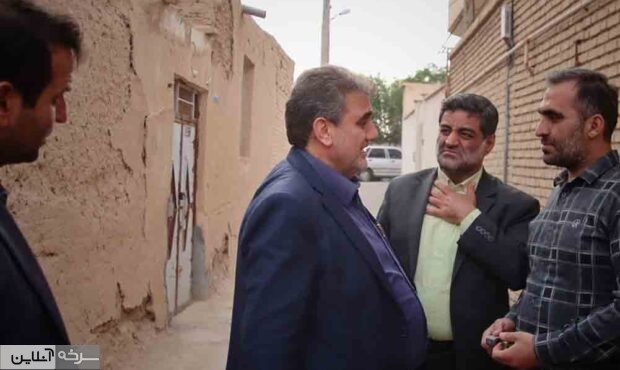 بازدید استاندار سمنان از بافت قدیم شهر سرخه
