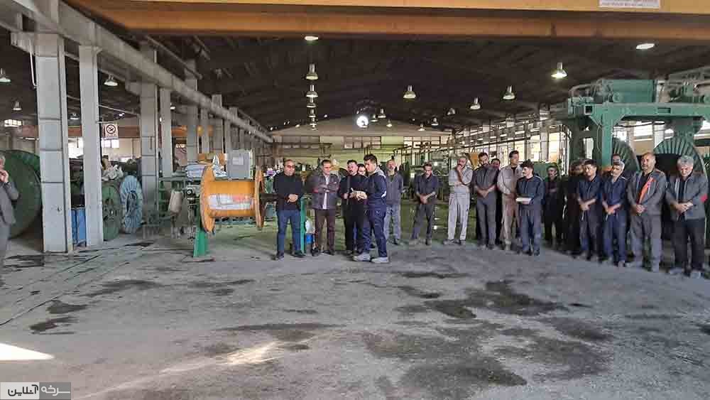 استقبال کارگران از شهید گمنام در سرخه