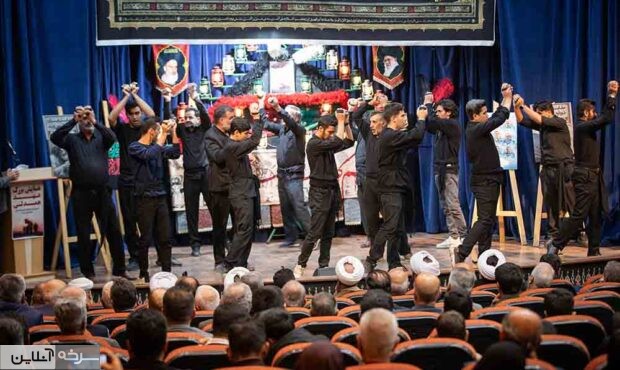 جلوهای از محبت و خدمت خادمان اربعین سرخه جلوهای از محبت و خدمت خادمان اربعین سرخه