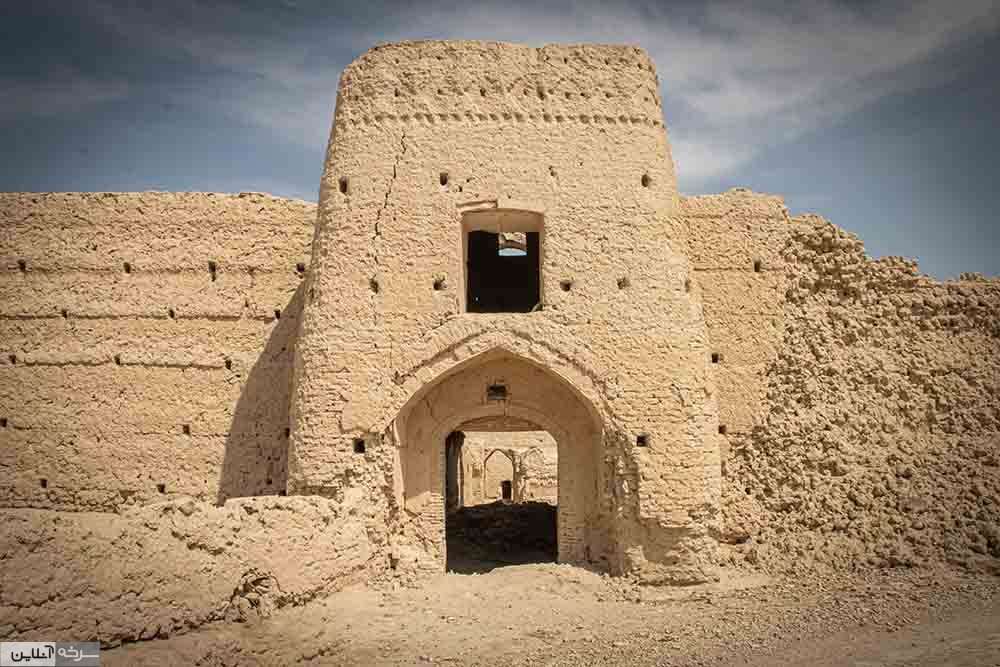 سرخه‌گردی؛ روایت تصویر از هویت کویری