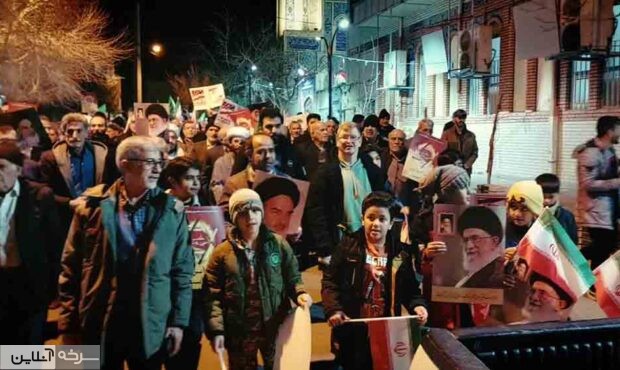خروش مردم انقلابی سرخه علیه اغتشاشگران