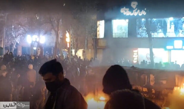 تخریب اموال عمومی توسط آشوبگران در شاهرود