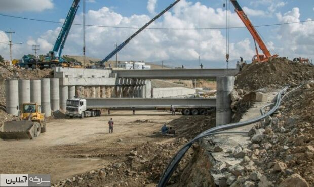 پل امام حسن (ع)، قربانی نبود اعتبار